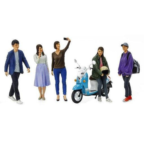 1/24 Campus Friends Set II (5 figures & scooter) - Fusion Scale Hobbies