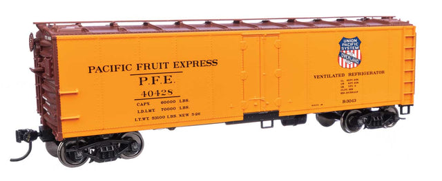 Walthers Mainline HO Scale Pacific Fruit Express #40428 Overland logo 40' Steel Reefer with Dreadnaught Ends