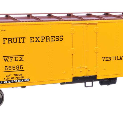 Walthers Mainline HO Scale Western Fruit Express WFEX #66686 40' Steel Reefer with Dreadnaught Ends