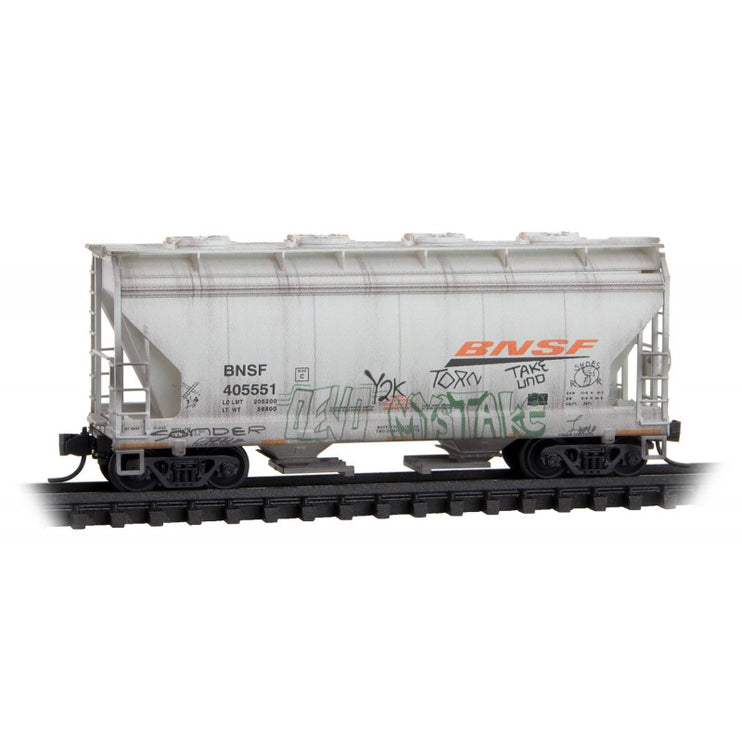 Micro Trains N Scale BNSF 2 Bay Covered Hopper Weathered 405551