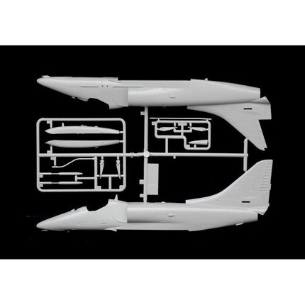 Italeri US Navy A-4E/F/G Skyhawk 1:48 Model Kit