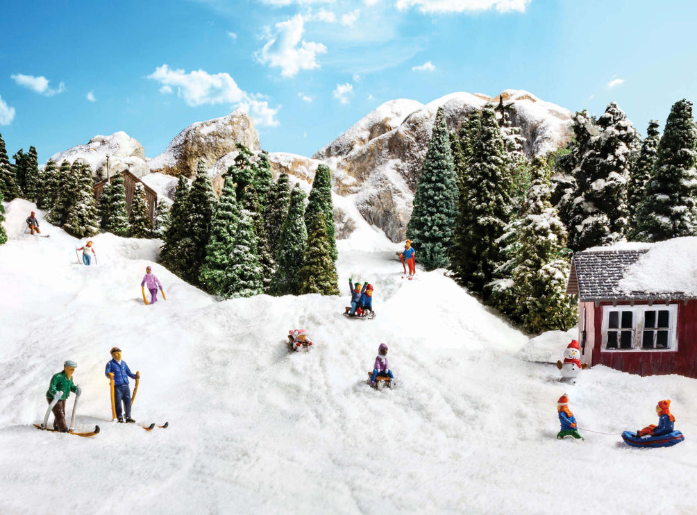 Woodland Scenics N Scale Children Sledding