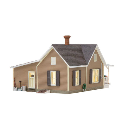 Woodland Scenics HO Scale  Granny's House Built and Ready