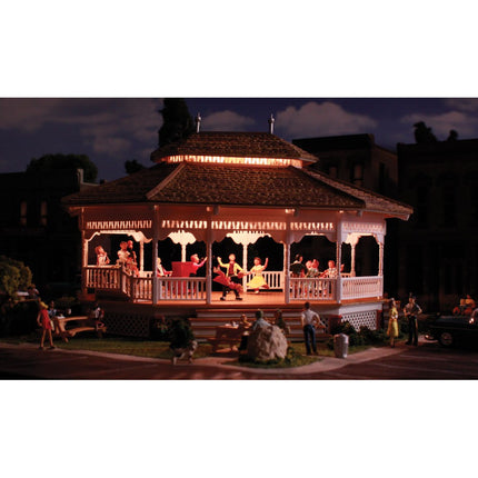 Woodland Scenics HO Scale  Grand Gazebo Built and Ready