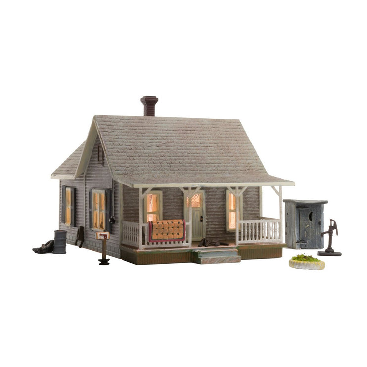 Woodland Scenics HO Scale  Old Homestead Built and Ready