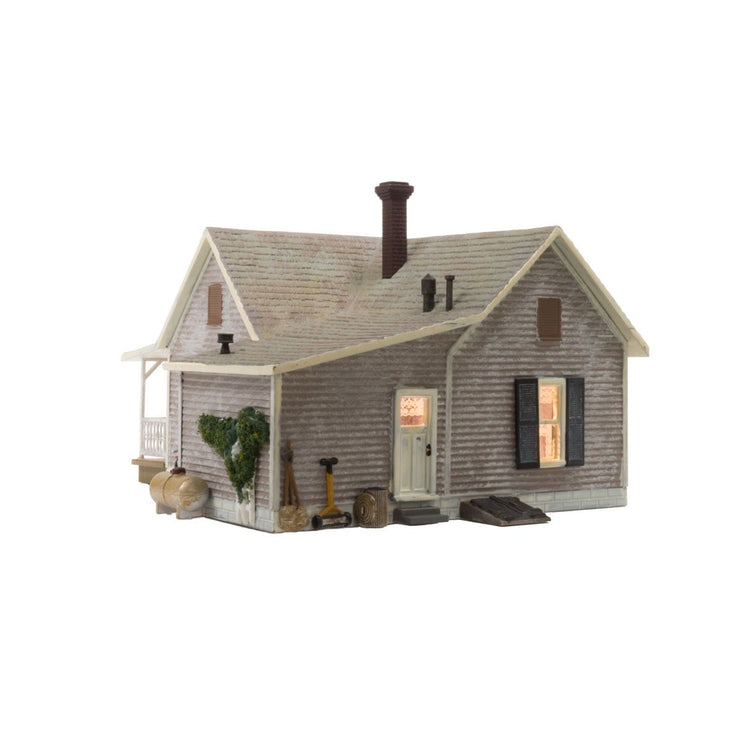 Woodland Scenics HO Scale  Old Homestead Built and Ready