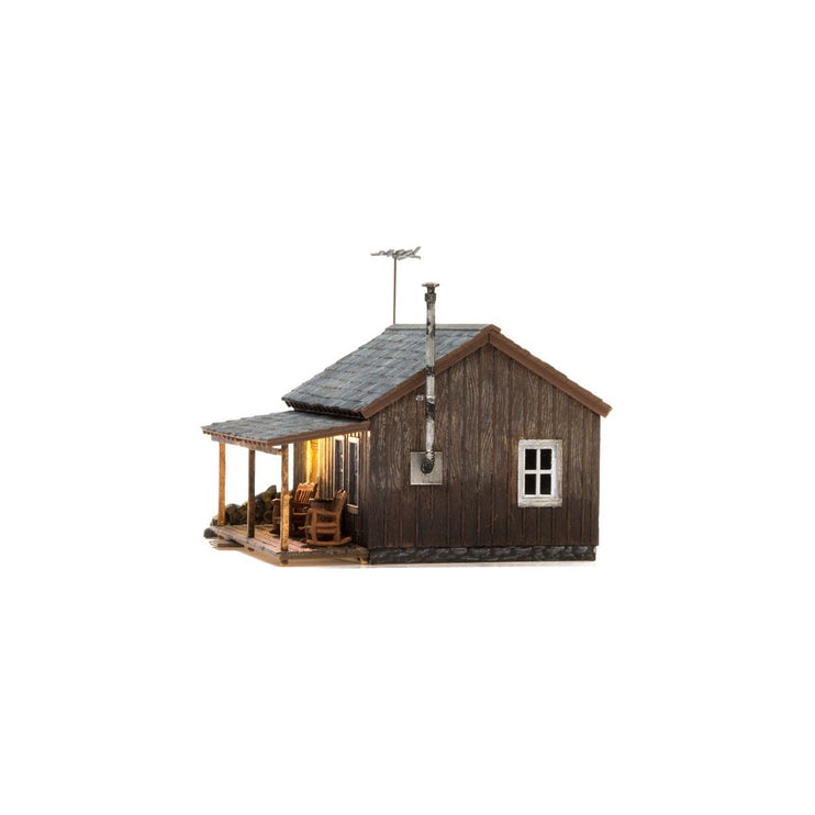 Woodland Scenics HO Scale  Rustic Cabin Built and Ready