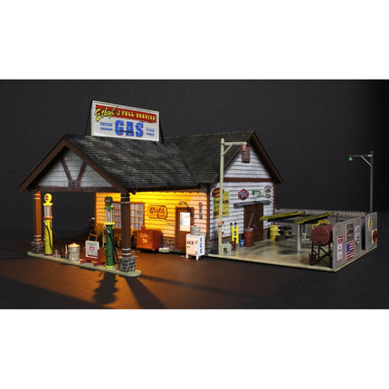 Woodland Scenics O Scale Ethyl's Gas & Service Built and Ready