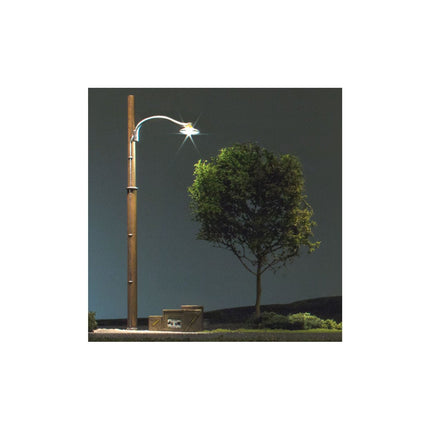 Woodland Scenics HO Scale Just Plug Wooden Pole Street Lights