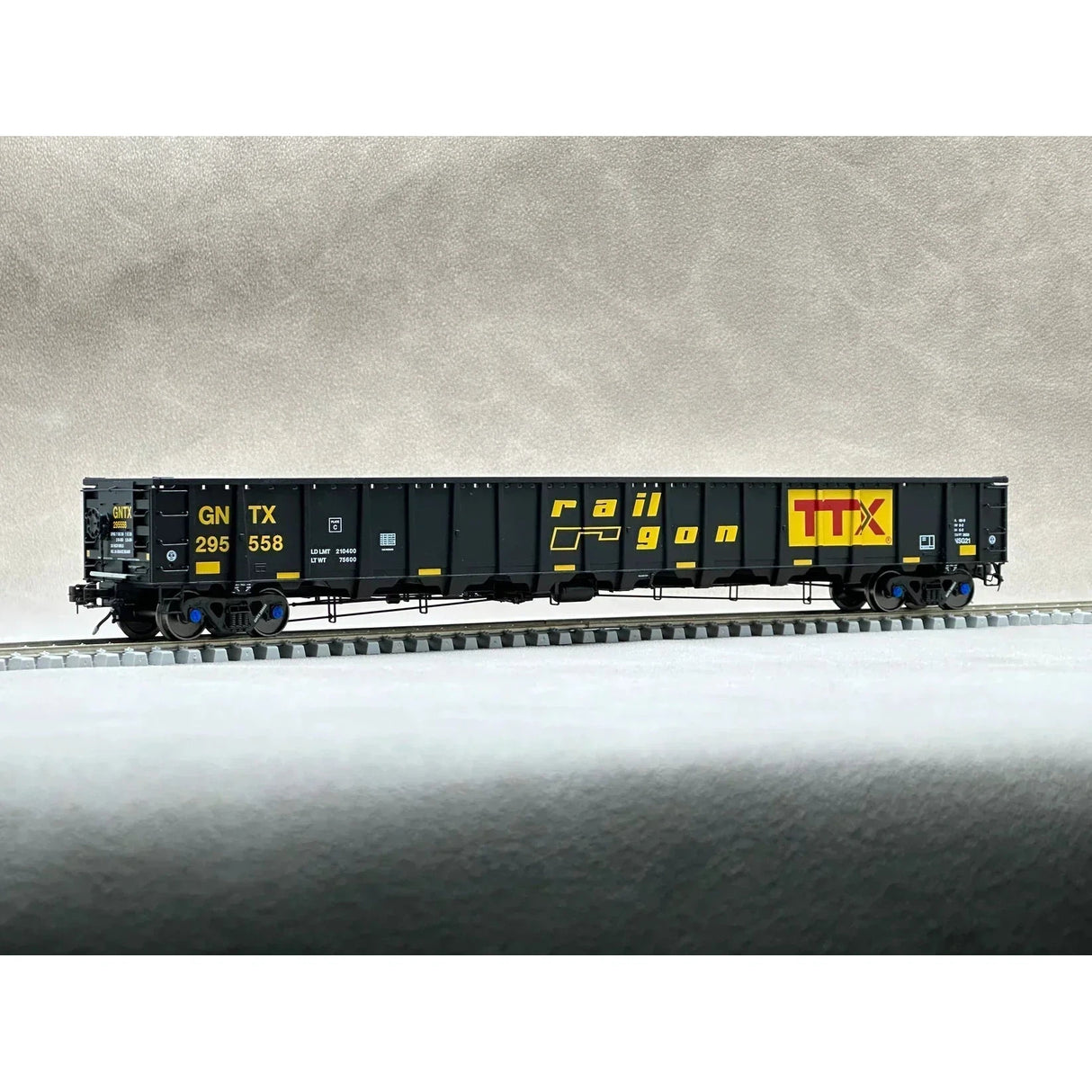 Aurora Miniatures HO Scale National Steel Car 3650 cf 66’ ‘Railgon’ Gondola 295558