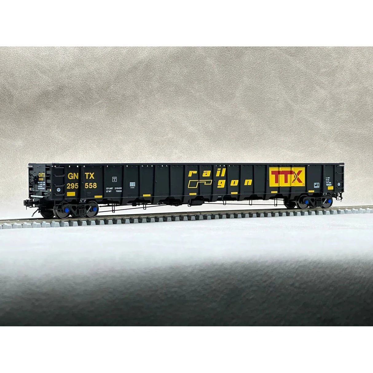 Aurora Miniatures HO Scale National Steel Car 3650 cf 66’ ‘Railgon’ Gondola 295525