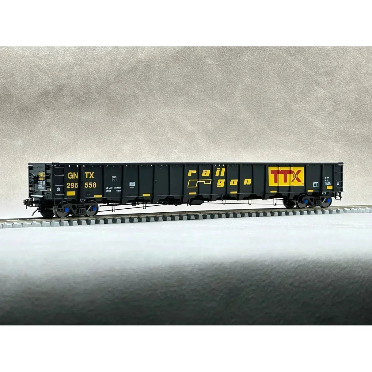 Aurora Miniatures HO Scale National Steel Car 3650 cf 66’ ‘Railgon’ Gondola 295635