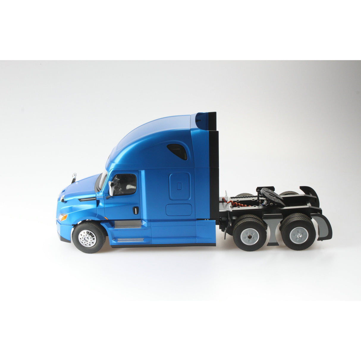 Diecast Masters 1/16th Scale Freightliner Cascadia Raised Roof Sleeper Cab