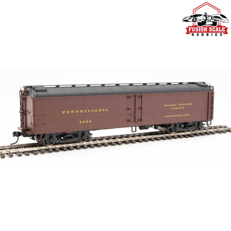 Walthers Proto HO Scale 50' Pennsylvania Class R50b Express Reefer Pennsylvania Railroad #2554 (Postwar Tuscan, black, gold)