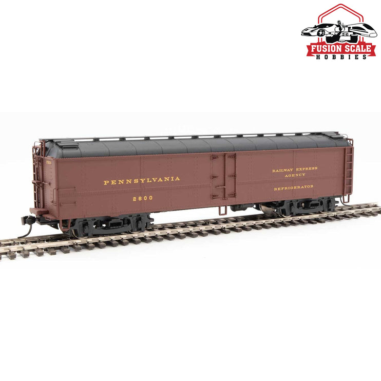 Walthers Proto HO Scale 50' Pennsylvania Class R50b Express Reefer Pennsylvania Railroad #2600 (Summer 1945 Scheme; Tuscan, black, Dulux Gold)