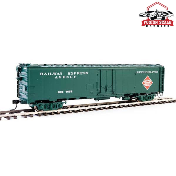 Walthers Proto HO Scale 50  REA Riveted Steel Express Reefer Railway Express Agency #7654 (Early)