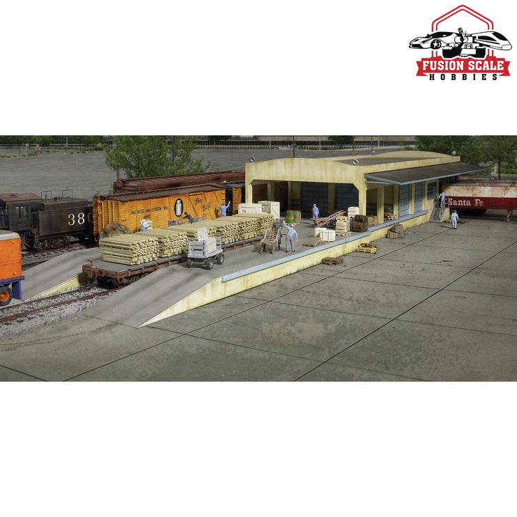 Walthers Cornerstone HO Scale Open Air Transload Building Kit 25 x 51/4 x 3" 63.5 x 13.3 x 7.6cm