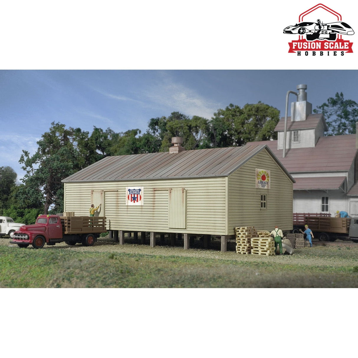Walthers Cornerstone N Scale CoOperative Storage Shed on Pilings Kit 41/4 x 23/4 x 21/4" 10.6 x 6.8 x 5.6cm