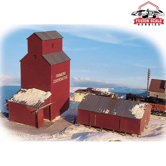 Walthers Cornerstone N Scale Farmer's Coop Rural Grain Elevator Kit Elevator: 43/8 x 53/8 x 6" 11 x 13.7 x 15.2cm