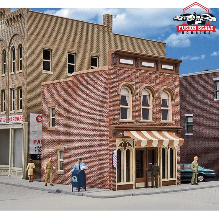 Walthers Cornerstone HO Scale Vic's Barber Shop Kit 21/2 x 31/2 x 33/8" 6.4 x 8.9 x 8.6cm