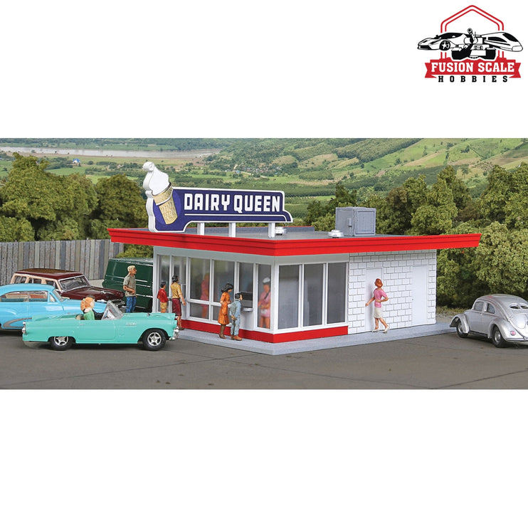 Walthers Cornerstone HO Scale Vintage Dairy Queen(R) Kit 51/16 x 31/2 x 23/8" 12.8 x 8.8 x 6cm