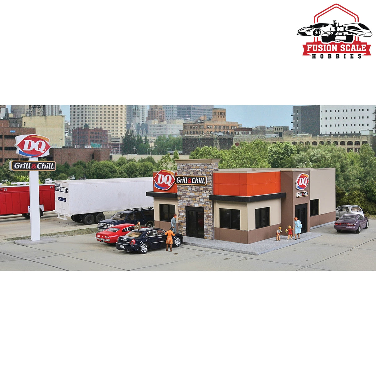 Walthers Cornerstone HO Scale DQ Grill & Chill(R) Kit 71/4 x 53/8 x 23/4" 18.4 x 13.6 x 6.9cm