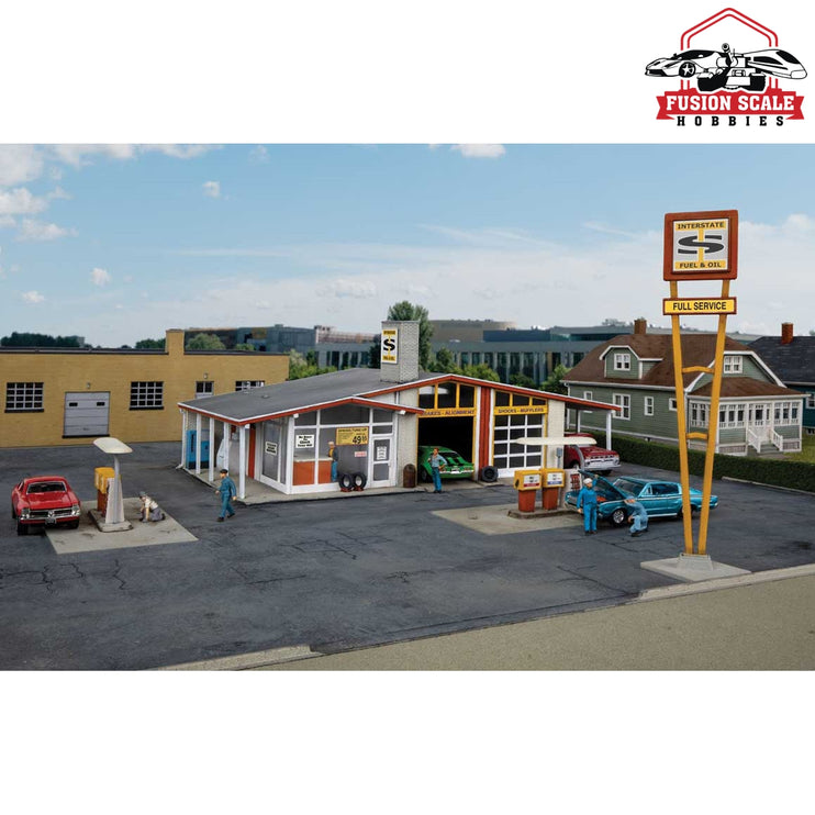 Walthers Cornerstone HO Scale Vintage Gas Station Kit Main Building: 101/2 x 9 x 33/16" 26.6 x 22.8 x 8cm