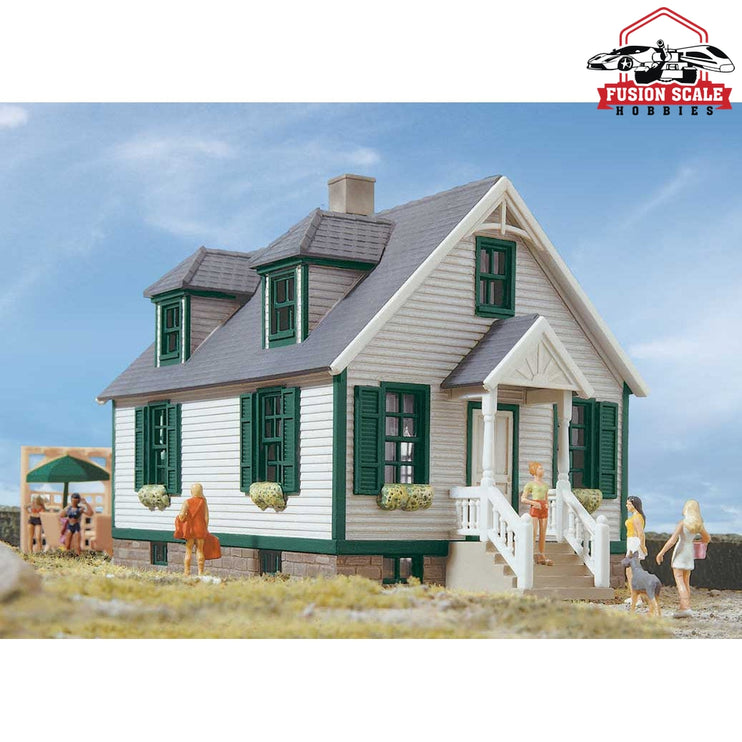 Walthers Cornerstone HO Scale Lake Forest Cottage with Accessories Kit 43/4 x 23/4 x 31/2" 11.8 x 6.8 x 8.7cm