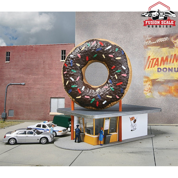 Walthers Cornerstone HO Scale HoleInOne Donut Shop Kit 51/8 x 21/2 x 51/8" 13 x 6.3 x 13cm