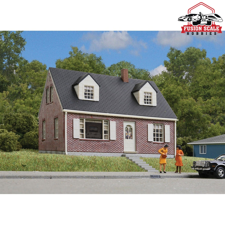 Walthers Cornerstone HO Scale Brick Cape Cod House Kit 41/4 x 35/8 x 3" 10.7 x 9.2 x 7.6cm