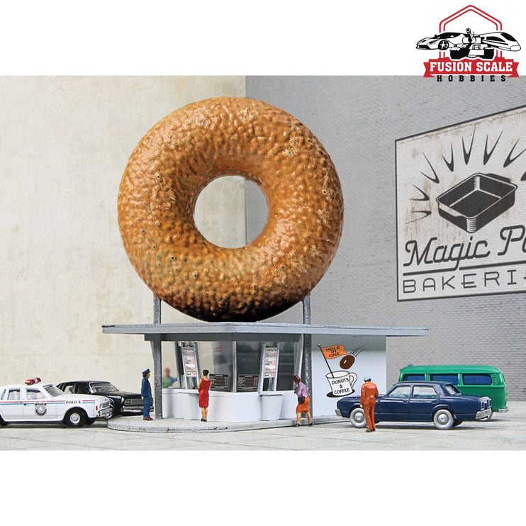 Walthers Cornerstone N Scale HoleInOne Donut Shop Kit 27/8 x 11/2 x 27/8" 7.3 x 3.8 x 7.3cm