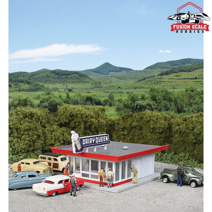 Walthers Cornerstone N Scale Vintage Dairy Queen(R) Kit 27/16 x 115/16 x 15/16" 6.1 x 4.9 x 4.9cm