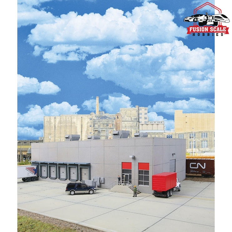 Walthers Cornerstone HO Scale Modern Concrete Warehouse Kit 165/8 x 91/8 x 511/16" 42.2 x 23.1 x 14.4cm