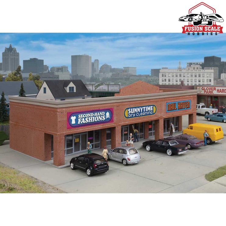 Walthers Cornerstone HO Scale Modern Shopping Center I Kit 101/2 x 415/16 x 31/2" 26.6 x 12.5 x 8.8cm