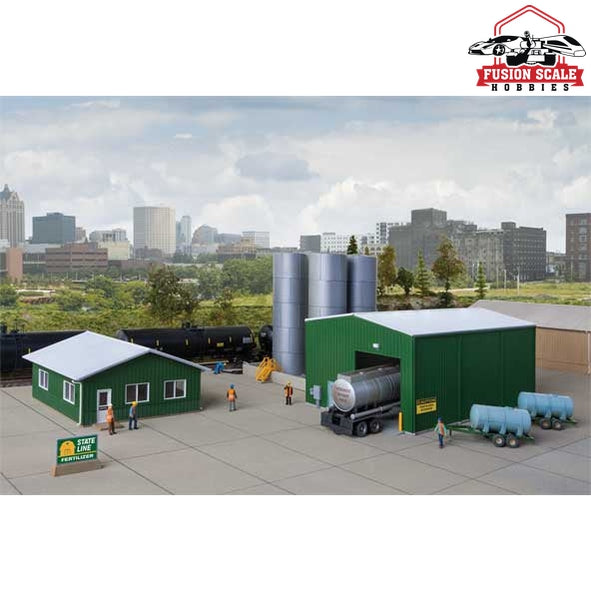 Walthers Cornerstone HO Scale Fertilizer Distributor Kit