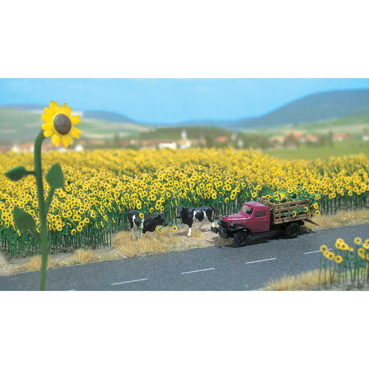 Walthers Sunflower Field -- Kit pkg(60)