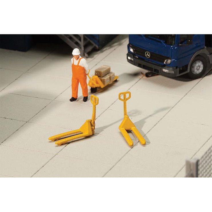 Walthers Pallet Jacks -- Kit - pkg(4)