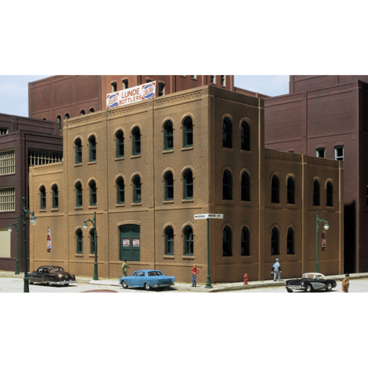 Woodland Scenics HO Scale DPM Arched Window Industrial Building