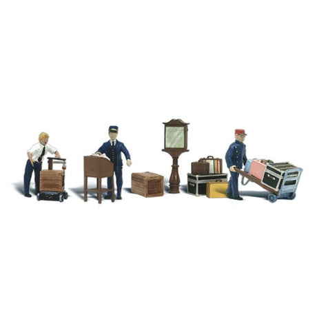 Depot Workers & Accessories - HO Scale - Three depot workers