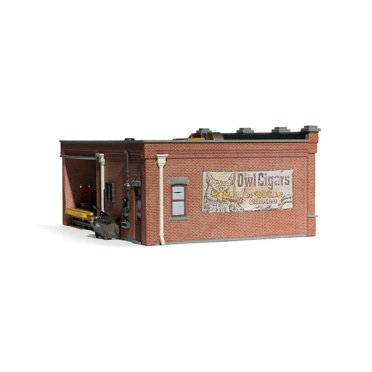 Woodland Scenics O Scale Smith Brothers TV & Appliance Store Built-&-Ready