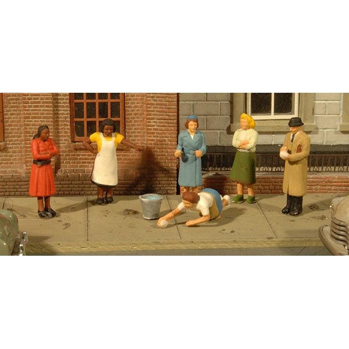 Bachmann O Sidewalk People/7pc